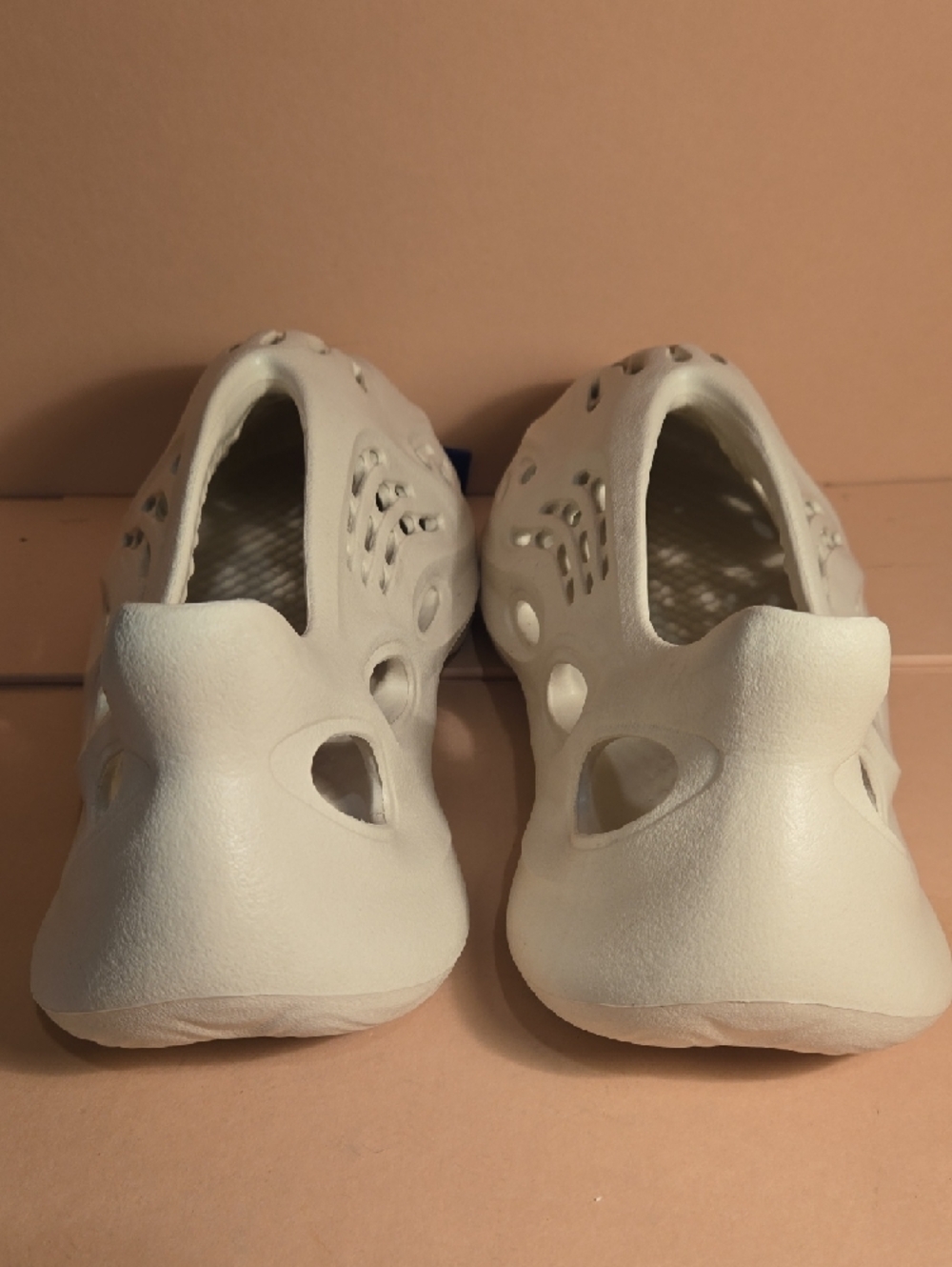 Adidas Cream Slip-On Foam RNNR - Picture 11 of 13